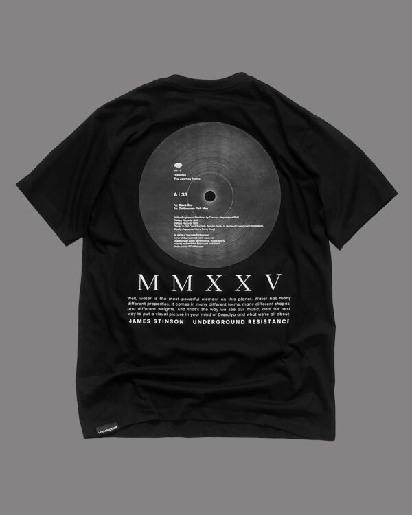 Camiseta Oversized  Preta The First Journey