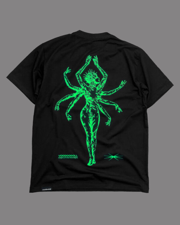 Camiseta Oversized Preta Knight of the Moonlight
